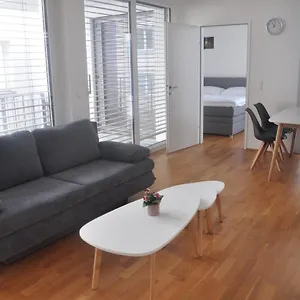 4 Beds And More - Contactless Check-in דירה